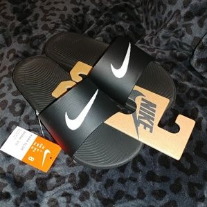 NWT Nike kawa slides